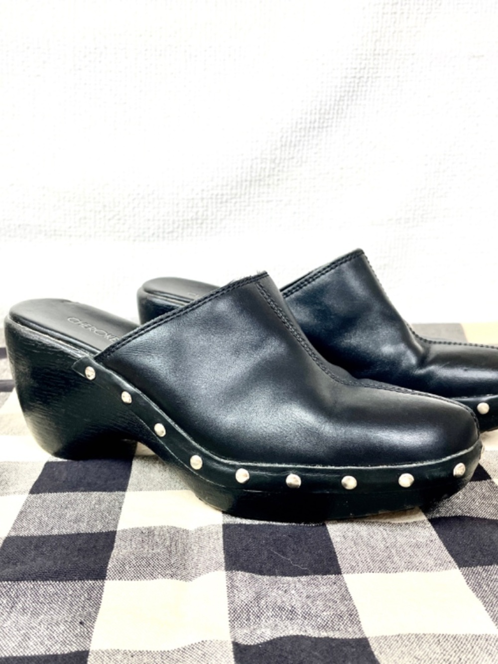 Cherokee VTG Black Leather Studded Platform Clogs, 7.5 Fair Used Condition - Picture 16 of 17